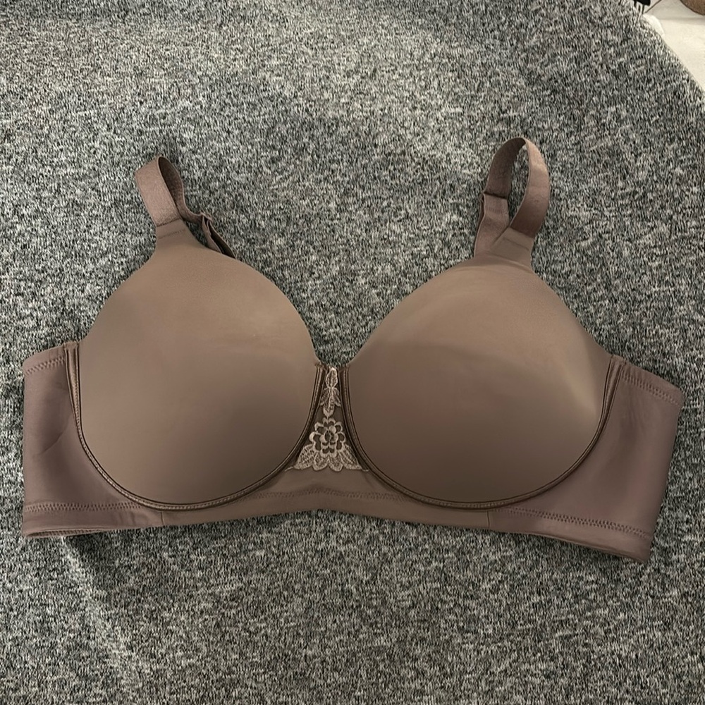 Vanity fair wire free brown bra.